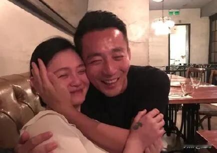 大S和汪小菲离婚后，明明心里还有对方，却偏偏要相互折磨。她如果不爱他，会开开心