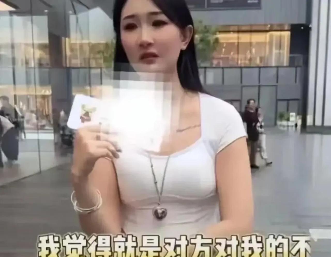 “这段街头采访火了！”记者随机采访一位美女：“你能接受另一半要求你婚检吗”？女子