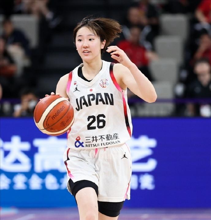 日本女篮19岁小将田中心，对阵中国女篮这场球，确实给咱们的球员上了一课！第一节