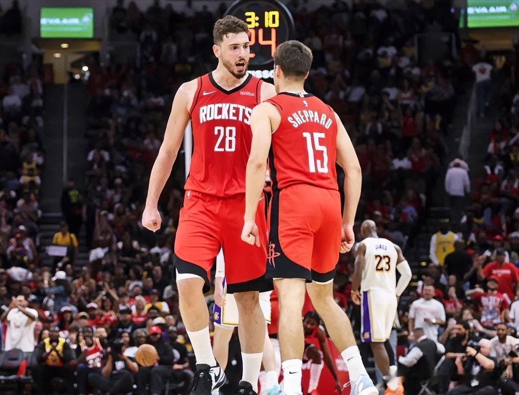 NBA季后赛首轮最拉的五位球员都有谁？其中一队就有两位。1、穆雷场均39.