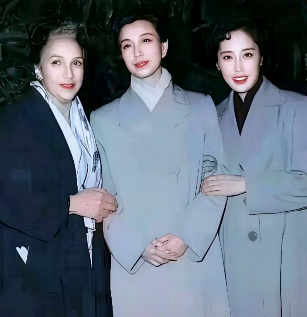 优雅知性，秀外慧中。中外前领袖的夫人。能认出她们是谁吗？