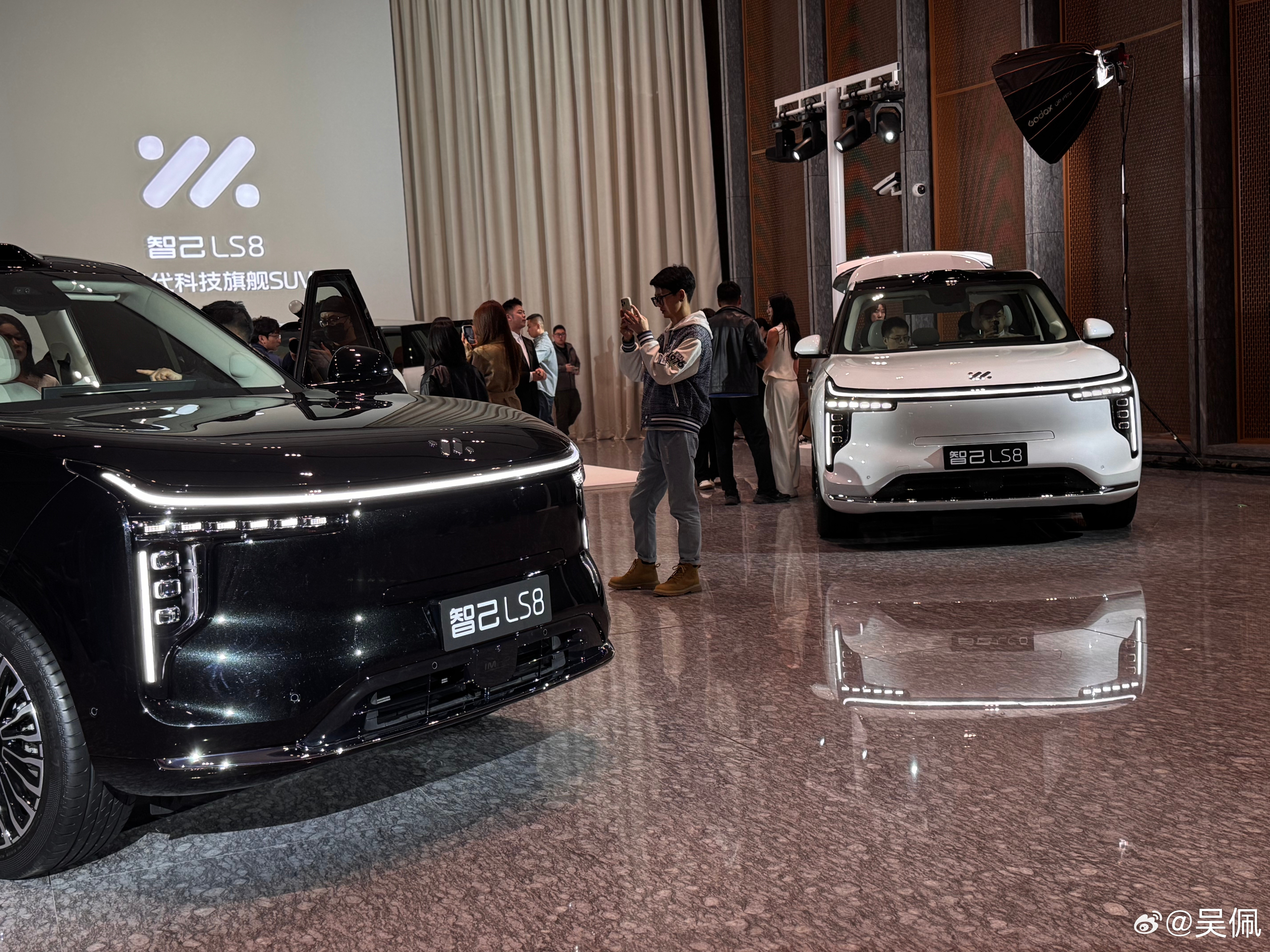 零跑A10上市、比亚迪宋UltraEV上市、智己LS8预售……今晚三款新车，你