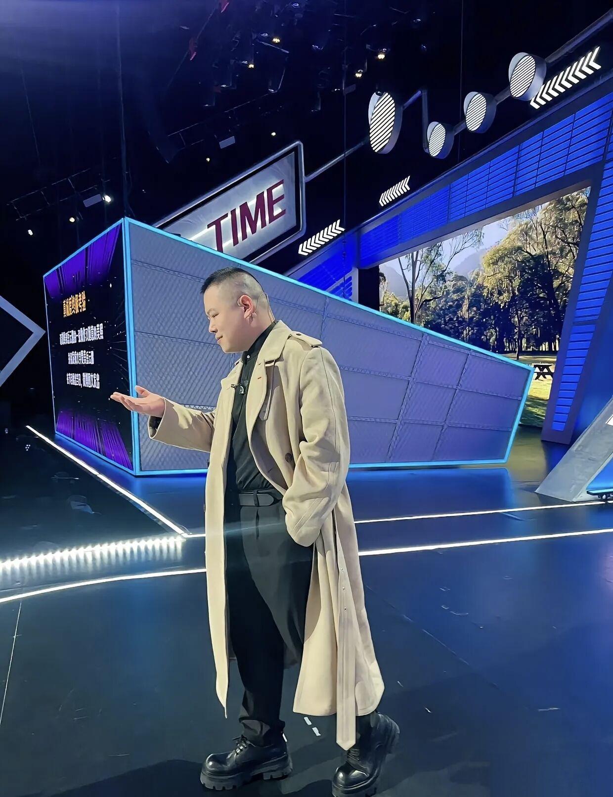 这是谁穿了个增高鞋