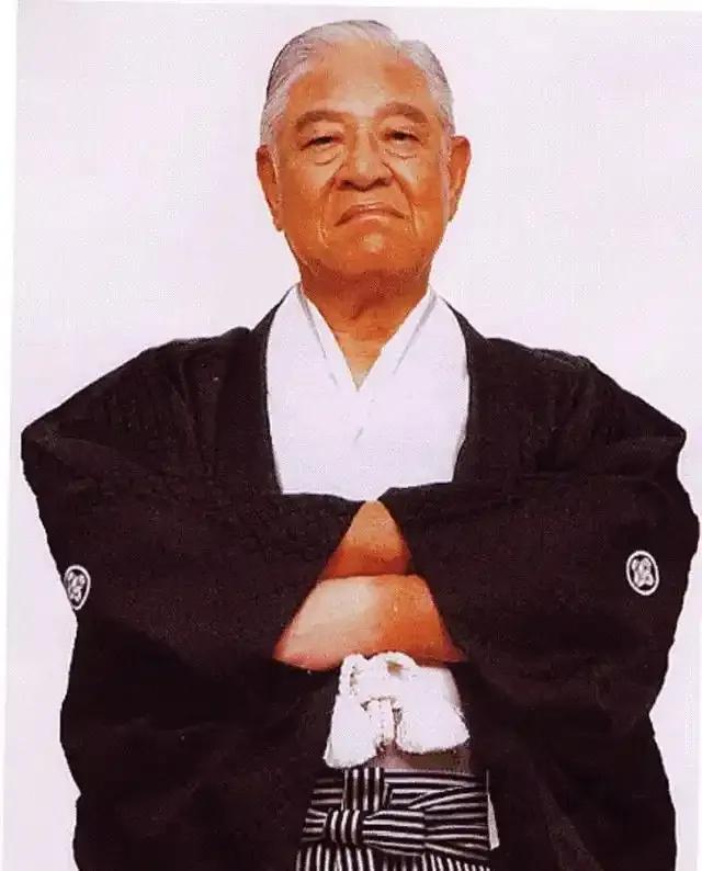 最大的台独分子，再也藏不住尾巴，终于露出来了肮脏的脑袋！原来，最大的台独分子不都