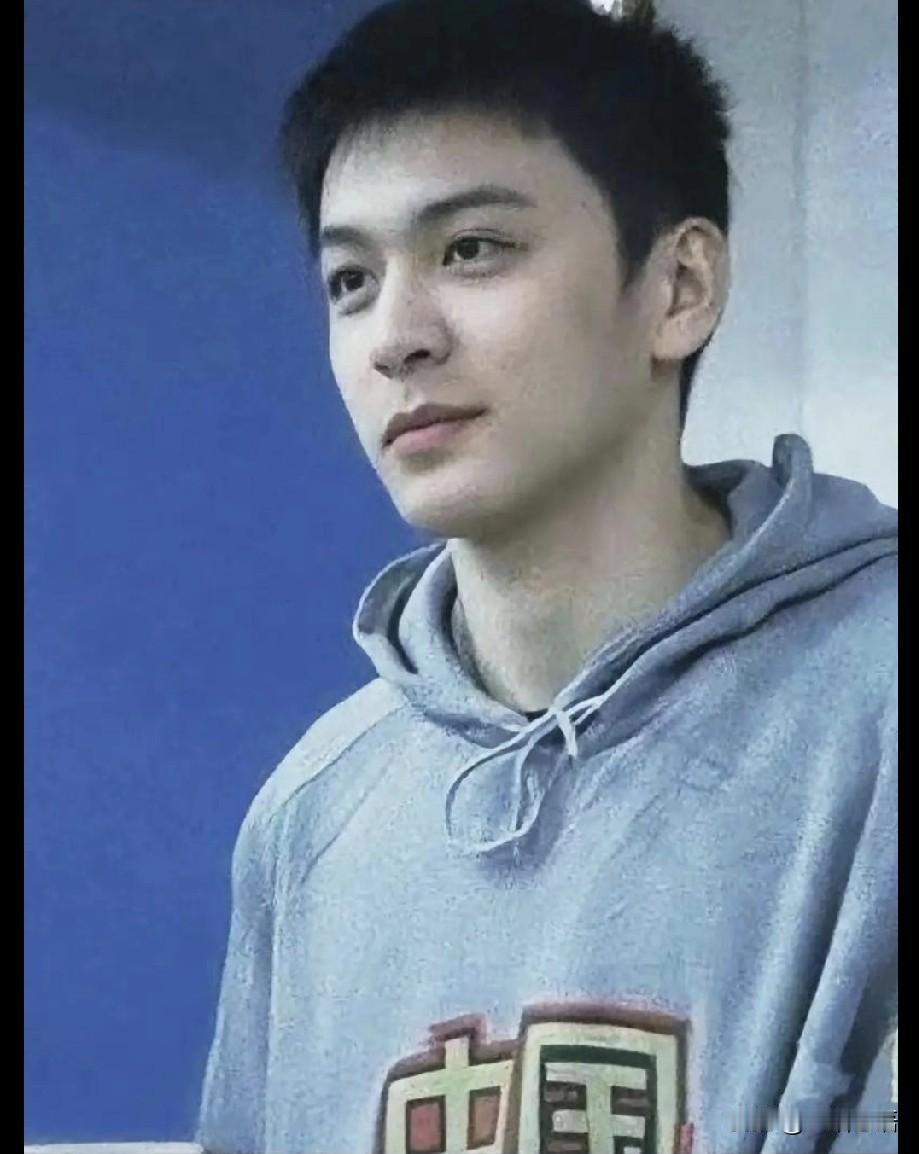 别在㖆㖆儿杨鸣下课了！赵继伟复出解决不了辽篮的问题，杨鸣下课更解决不了辽篮的问