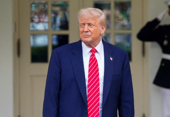 美国爆发欢呼，催促中国工厂快发货，主动打开国门迎接中国货船