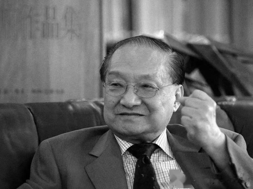 徐岱院长（教授）对金庸的评价是否准确徐岱教授评价金庸：“作为一个人，金庸算得上