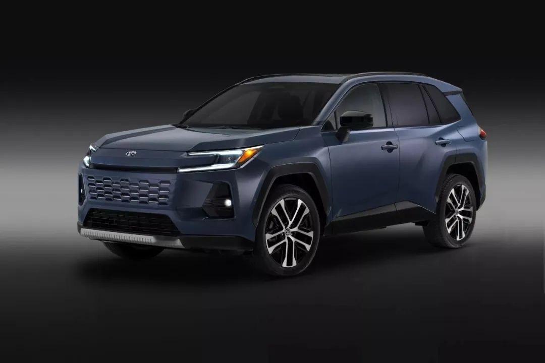 第六代丰田RAV4今天正式发布，新一代车型带来了三种外观套件，全系标配油电混动动