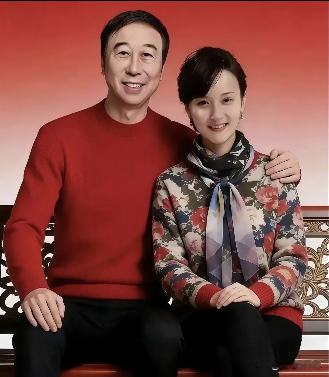 冯巩&艾慧：1983年的甜度超标！家人们！刷到冯巩和艾慧1983年领证的老照