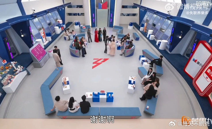 阚清子出场从出场就能感受到满满的活人感，不装不端着，直播看姐姐们相处太治愈了！