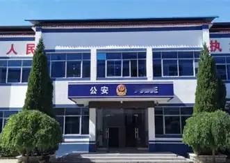 我儿子干留置看护辅警，单位光同事就有四百多号人，绝大部分都是小伙子，清一色男同志