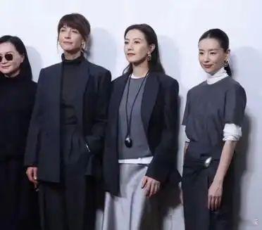 董洁的身‏⁠⁠材比例真是太绝了！‏又一⁠‎﻿次让人感叹，老谋子⁠的眼光确实牛。