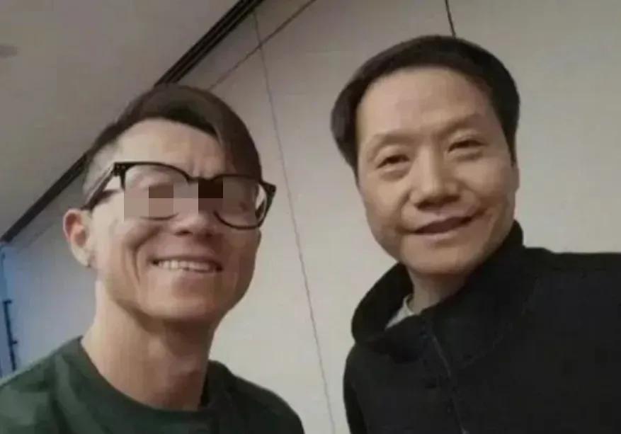 陈震硬蹭，小米YU7！劝劝雷总，给这哥们投点钱吧！什么？顶流车评人陈震又来蹭小