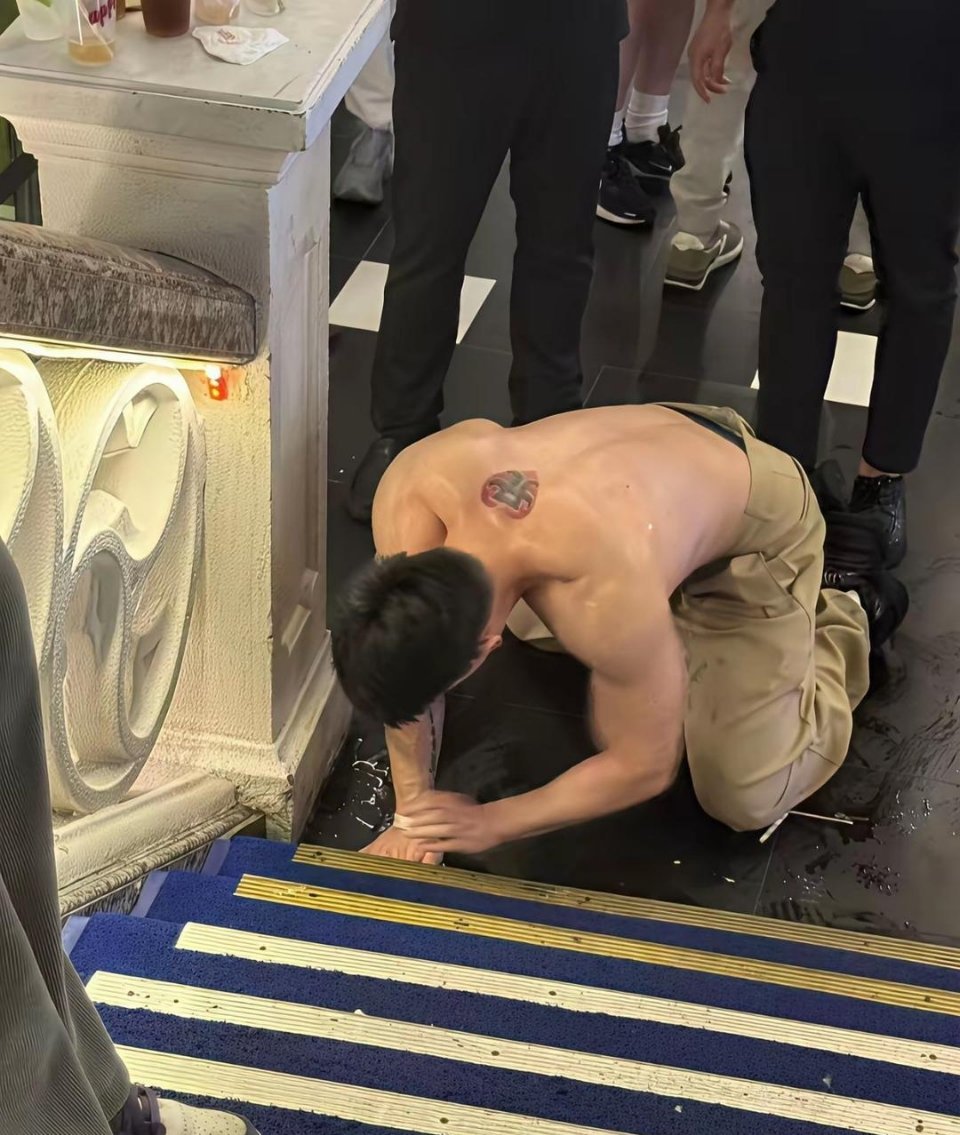 这是什么情况？喝多了吗？