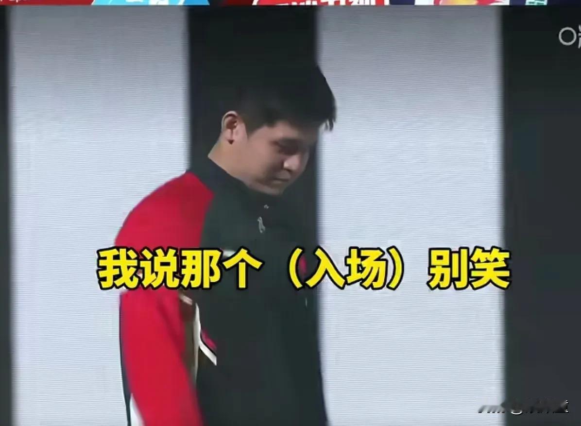 看的出来，两个人憋的挺辛苦！蒯曼与林诗栋混双首场赢下后，蒯曼接受采访时候透露，