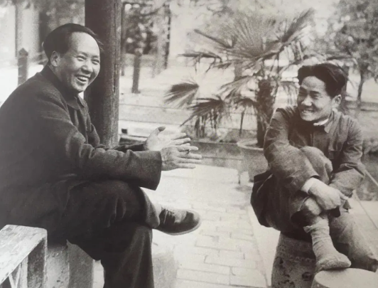 1950年11月下旬，蒋介石在台北官邸得知毛岸英在朝鲜战场被美军空袭炸死，整个人