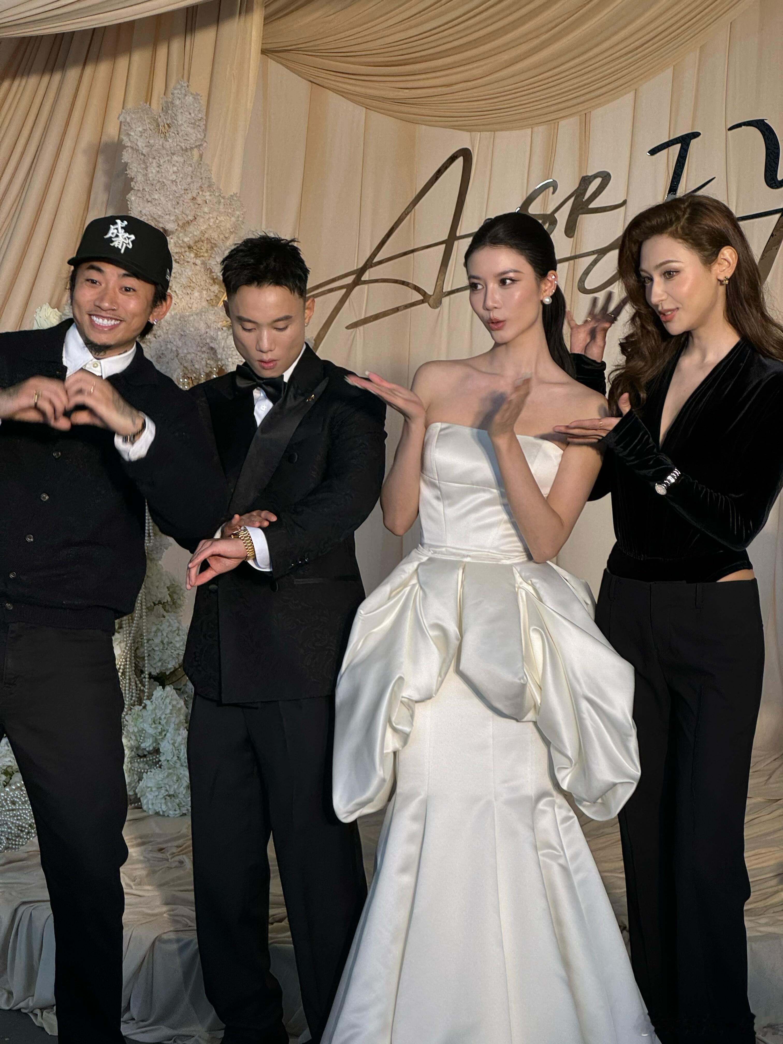 马思唯和女友、成都集团多位成员出席AnsrJ夫妇婚礼💒​​​