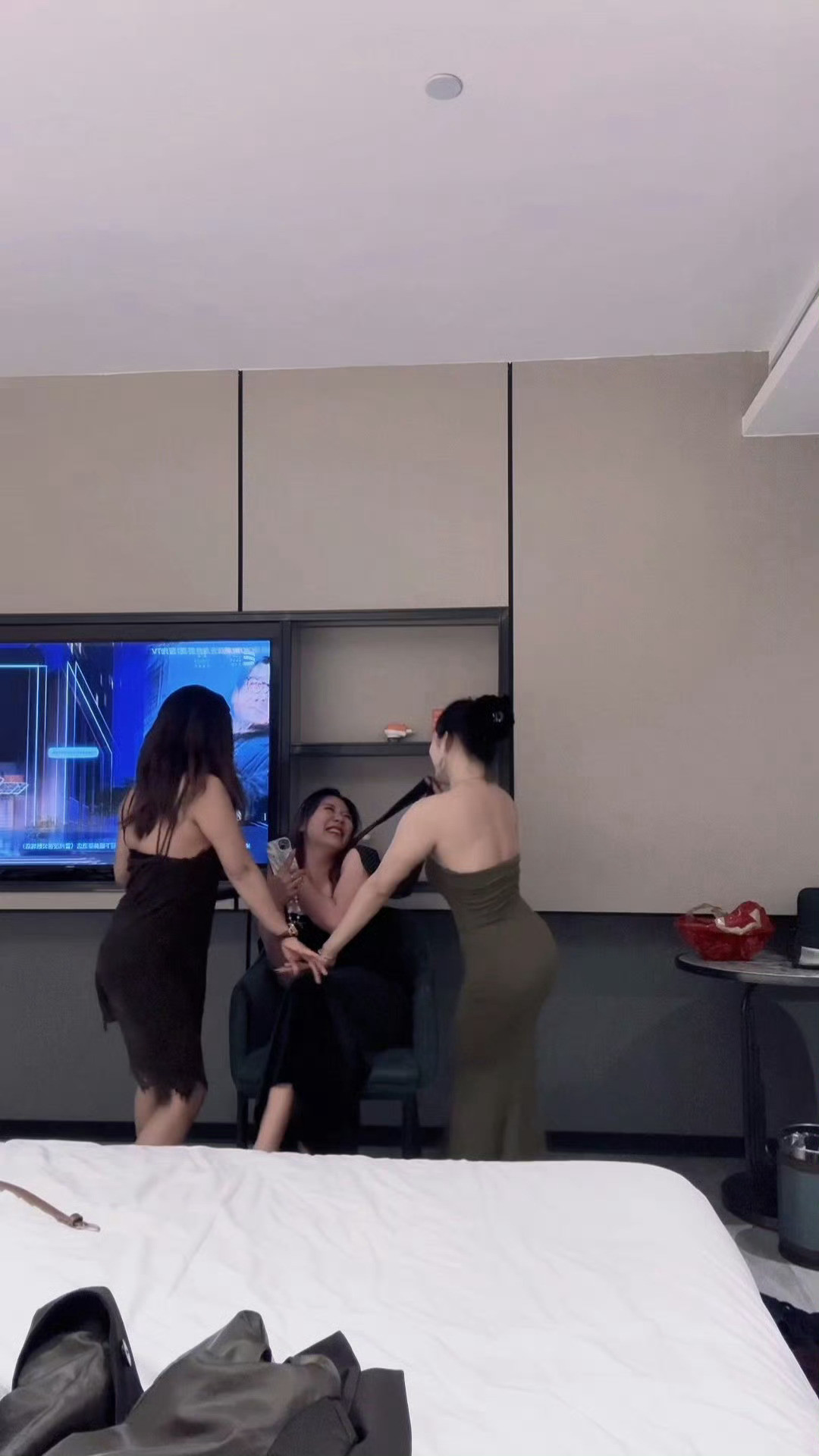 和姐妹一起才是最开心的