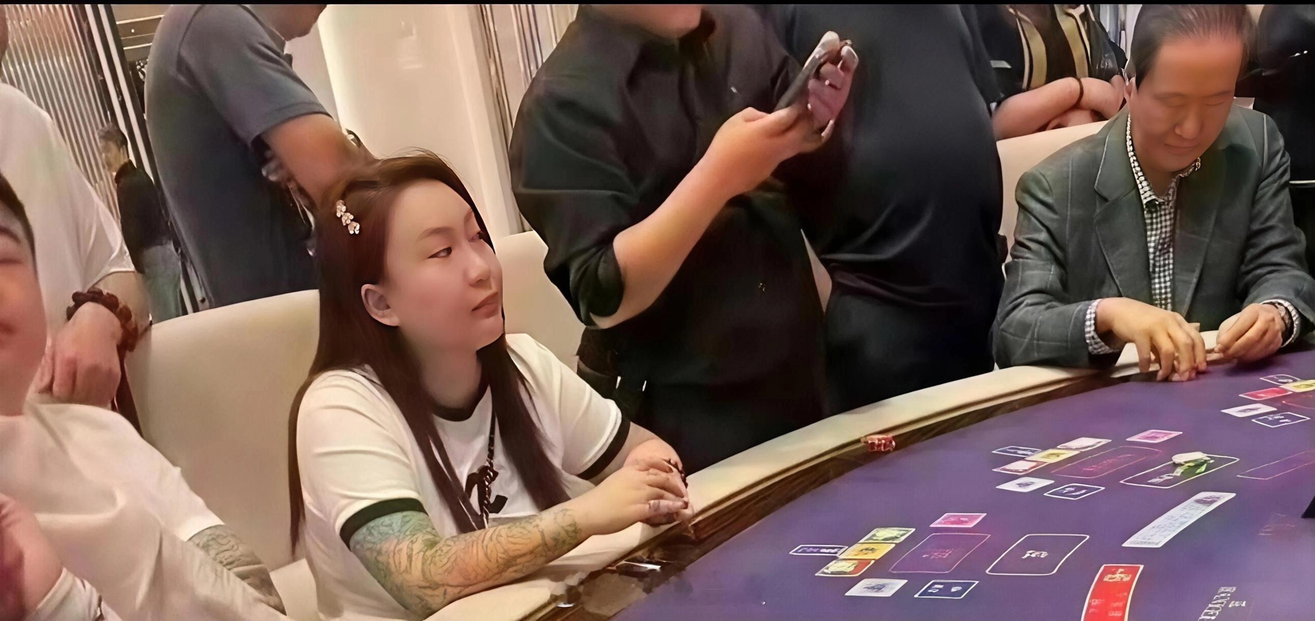 刘大美人现身澳门...​​​