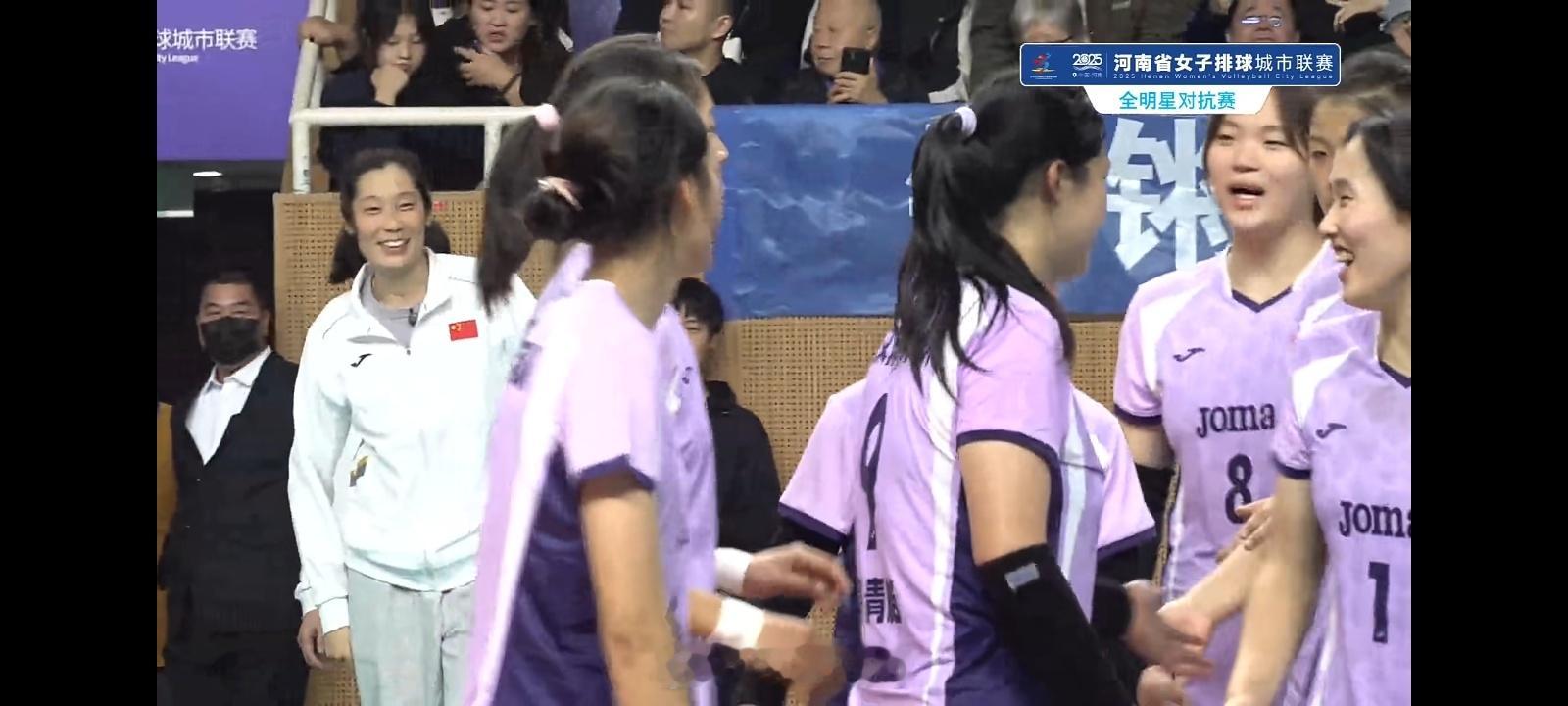 朱导再次上线，郎导深感欣慰，我可以真正退休了[吐舌头眯眼睛笑][吐舌头眯眼睛笑]朱婷郎平河南省女子排