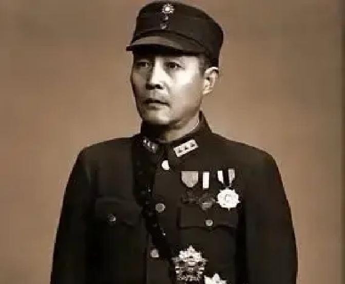 1933年，钱大钧在火车上撞见了从监狱逃出来的陈赓。可他却下令，不准捉陈赓。部下