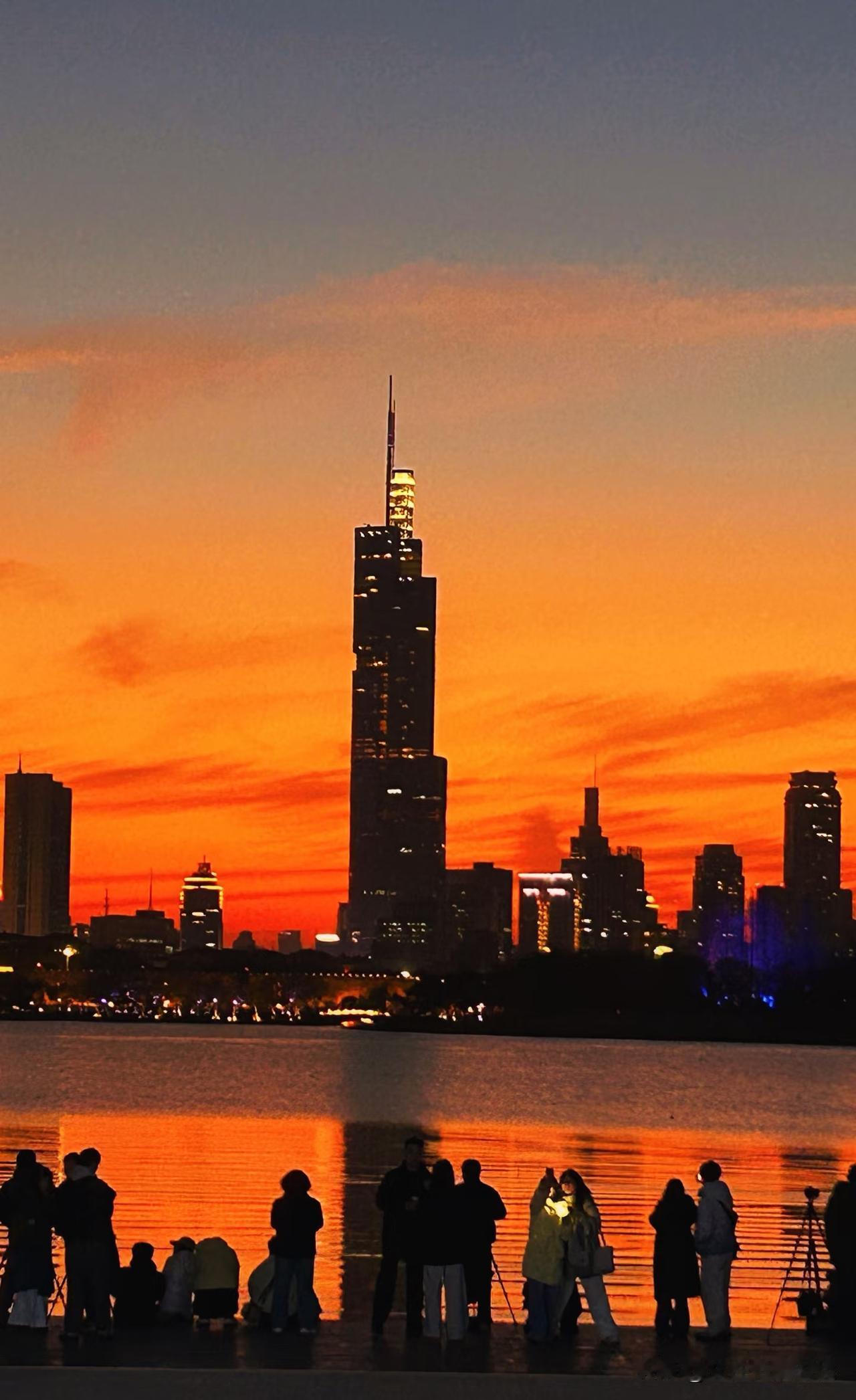 真正高情商的人，都懂得这五个“留”。第一，留面子。别人出丑了，假装没看见