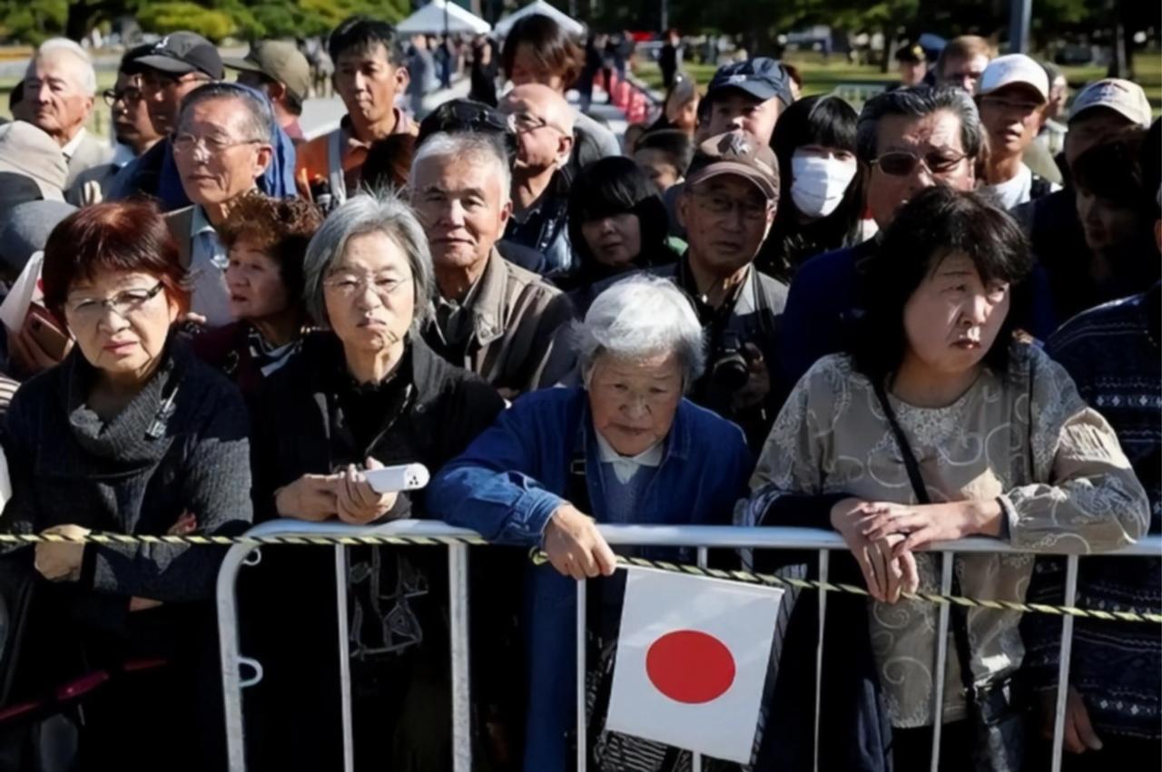 在日本工作的朋友回来了，我问他：那边担心战争吗？他说：可能你想不到，担心的不是日