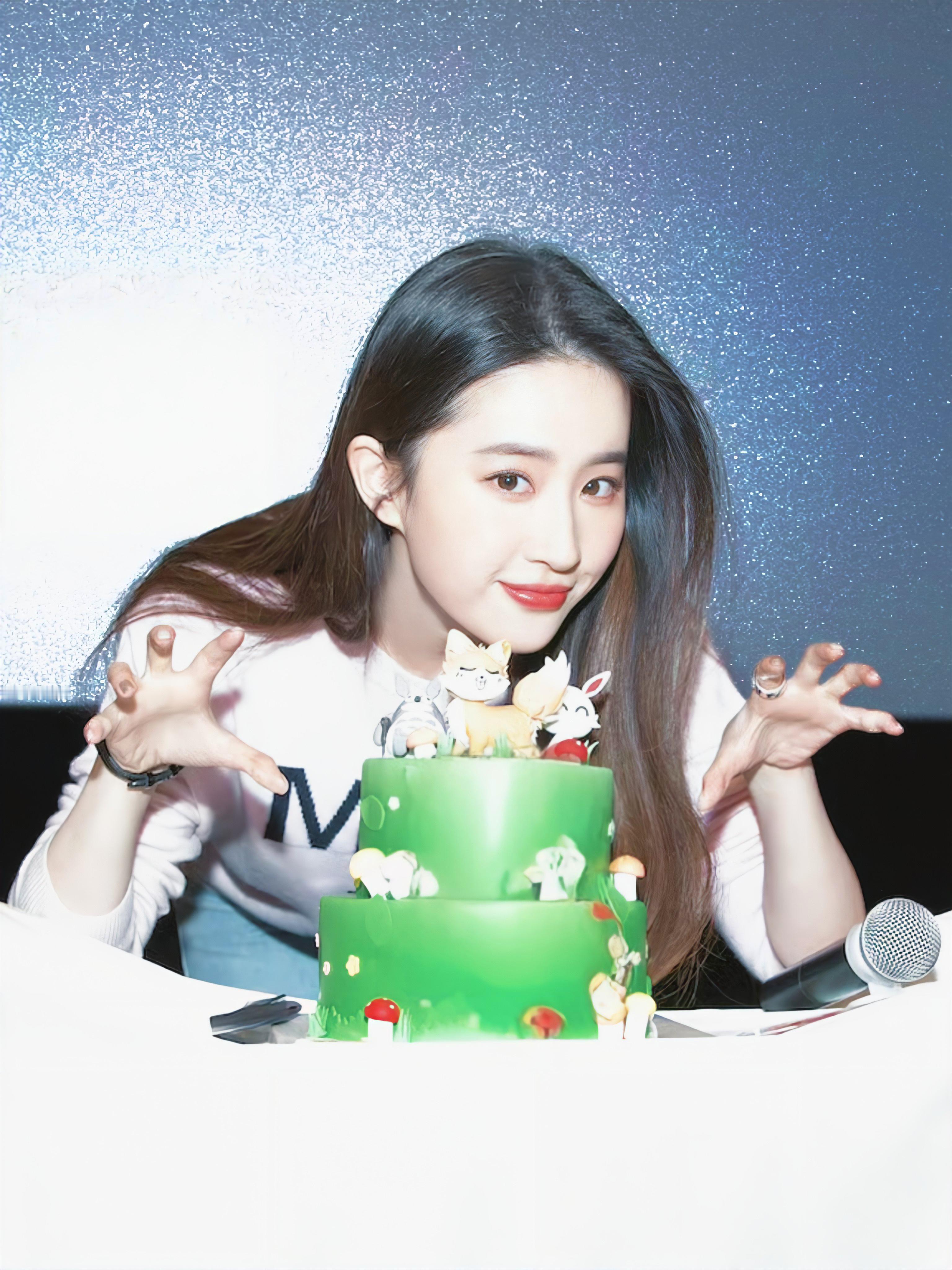 可爱小白🥰​​​