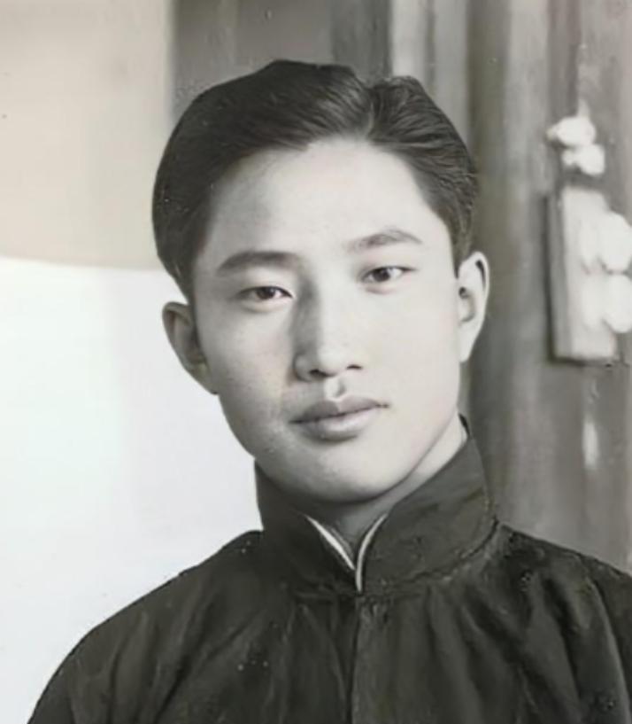 1954年，我党针对内部情报人员进行了一次清查，发现一个远赴台湾的情报员失联已久