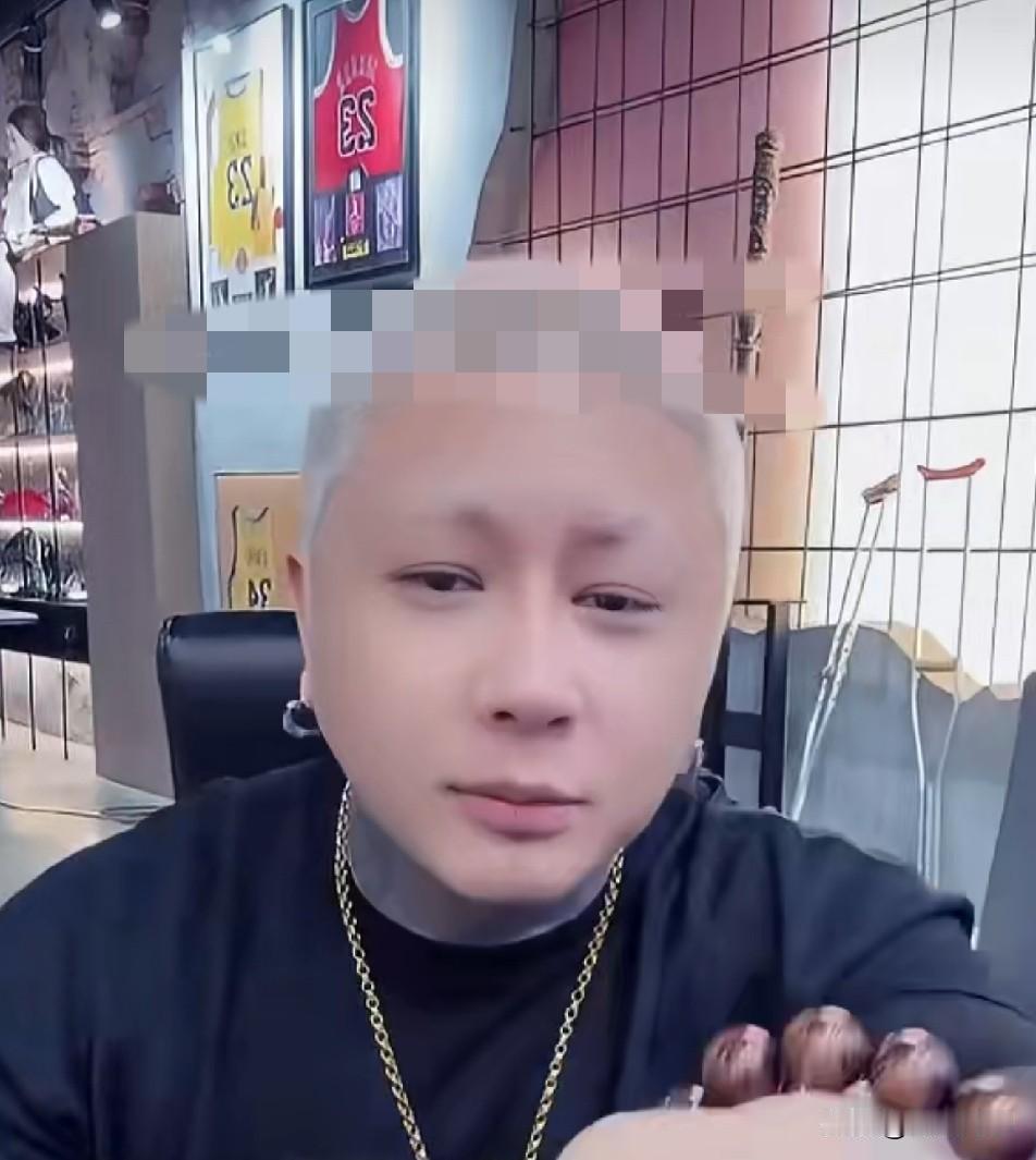 方丈抱怨丈门粉丝太能带节奏，导致现在没有人上杭州找他玩，也没愿意跟他交朋友了！