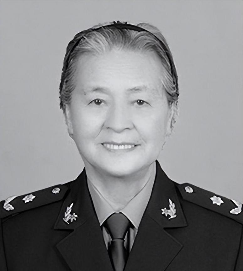 1972年，47岁的陈菊梅在取掉扁桃体和割掉阑尾后，又不顾众人的劝阻，坚定地对地