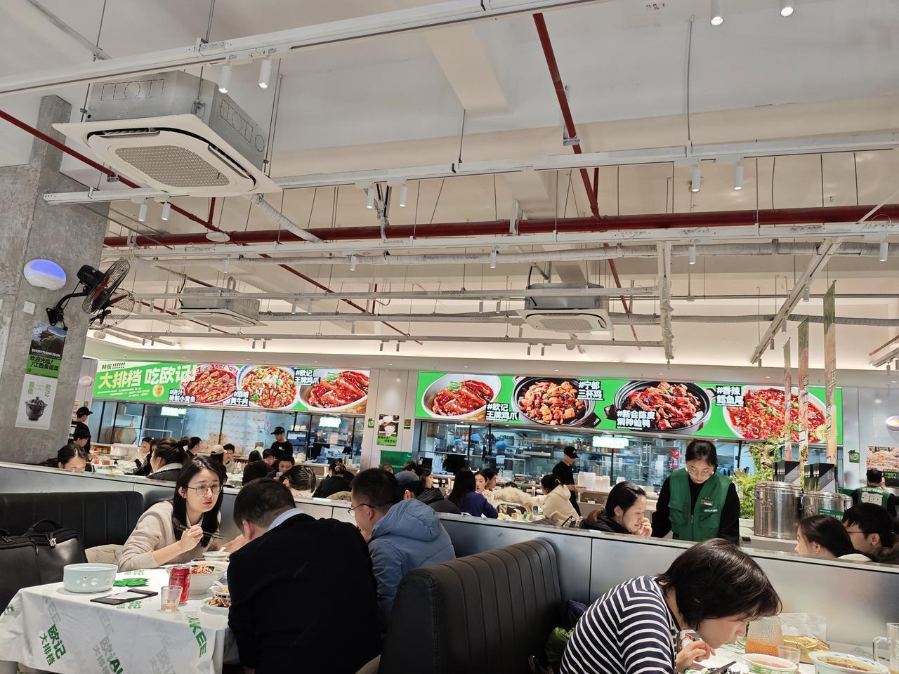 杭州也有了欧记大排档，这个在江西景德镇超级火爆的餐厅也落坐于江南水乡。欧记大