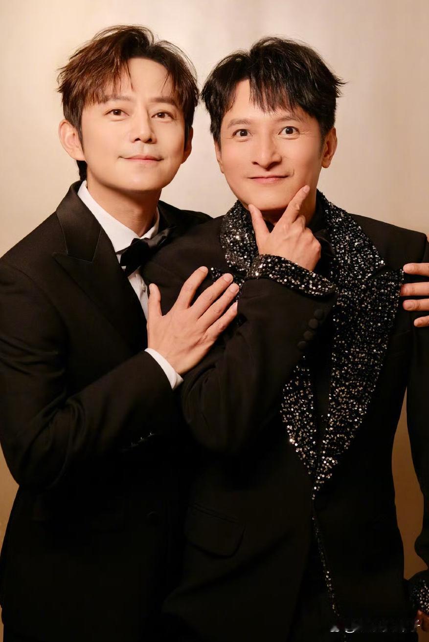 1.李维嘉前几年不是因为洁癖的事儿上过好几次热搜吗，在那之后他的各种清洁用品的代