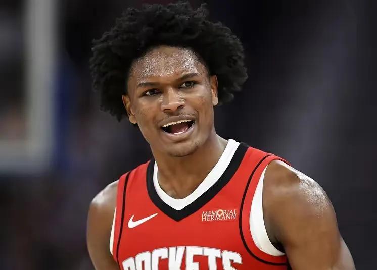 火箭，拥有6位百大球星在刚公布的NBA现役百大球星中，火箭有5名球员赫然列。分