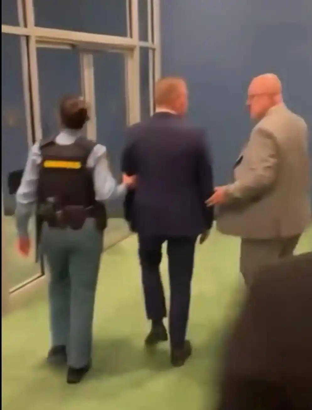 以色列驻联合国大使被驱逐出会场！这名外交官大概还以为身处美国，觉得在联合国内没人