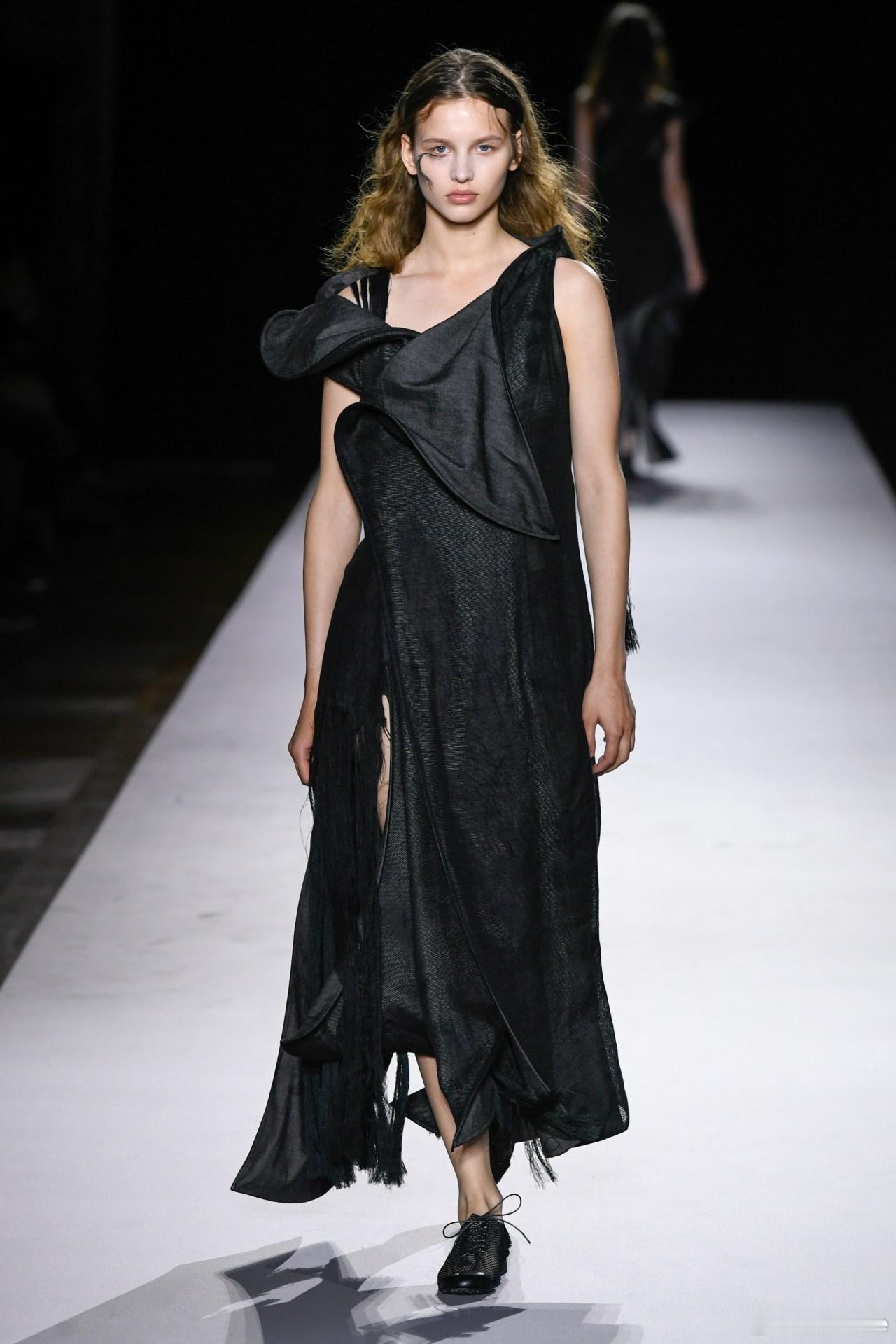 巴黎时装周runway2027春夏时装周YohjiYamamotoSpri