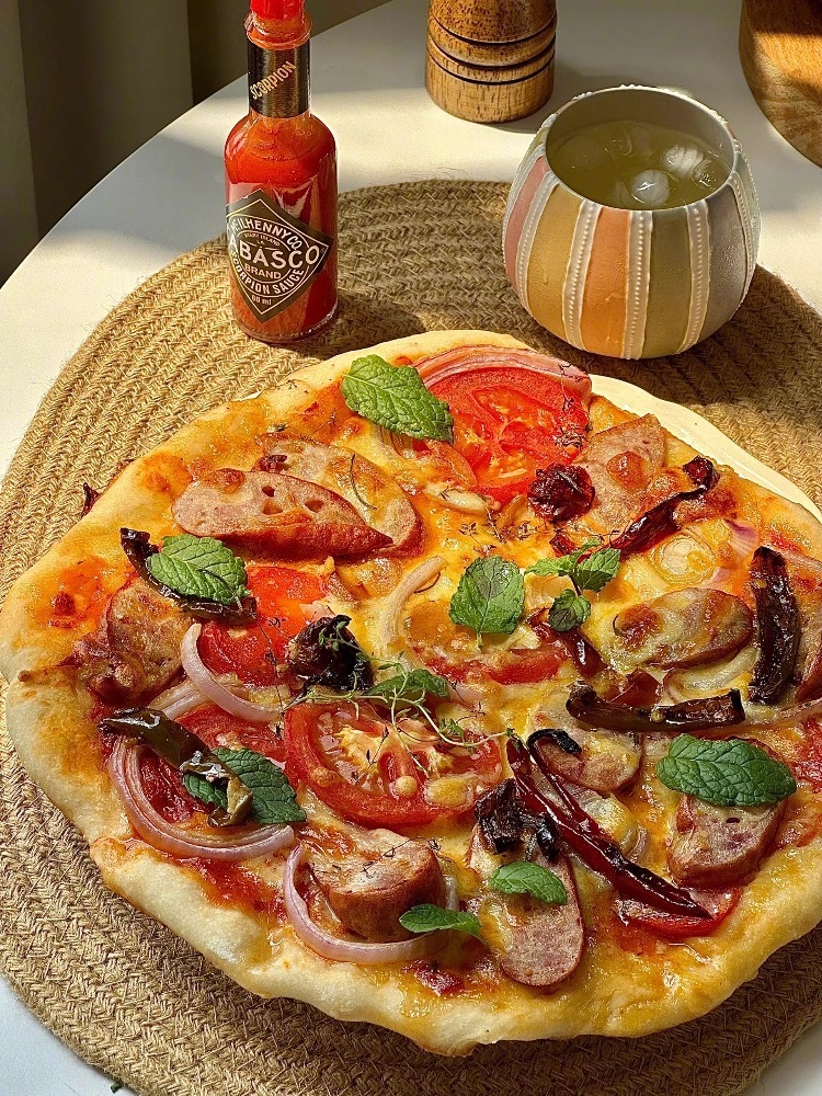 家庭版自制美味披萨🍕堆满满的料，每一口都好满足😋​​​