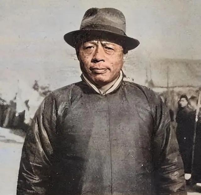 1944年，八路军干部陈克被伪军抓住，临刑之前，一汉奸自告奋勇：“太君交给我，我