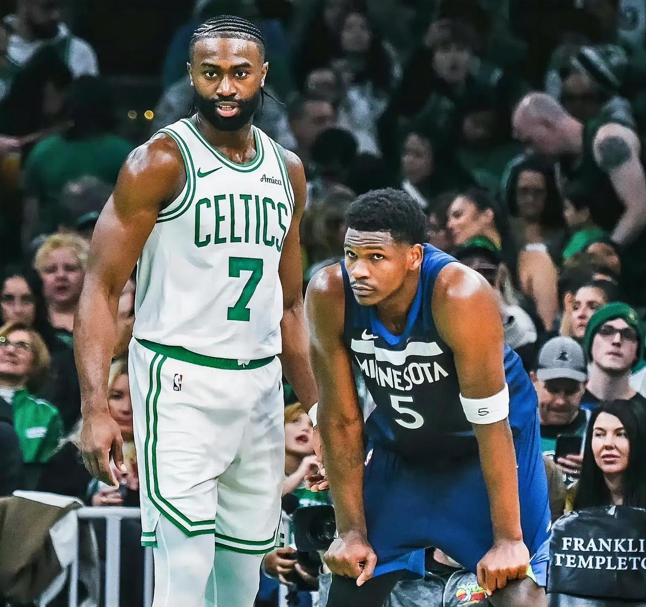 不得不说，布朗和爱德华兹这场对决堪称神仙打架！布朗:本场比赛上场39分钟，投