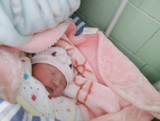 顺产女宝宝6.6斤, 无侧切轻微撕裂, 说说我怀女儿时的孕期症状