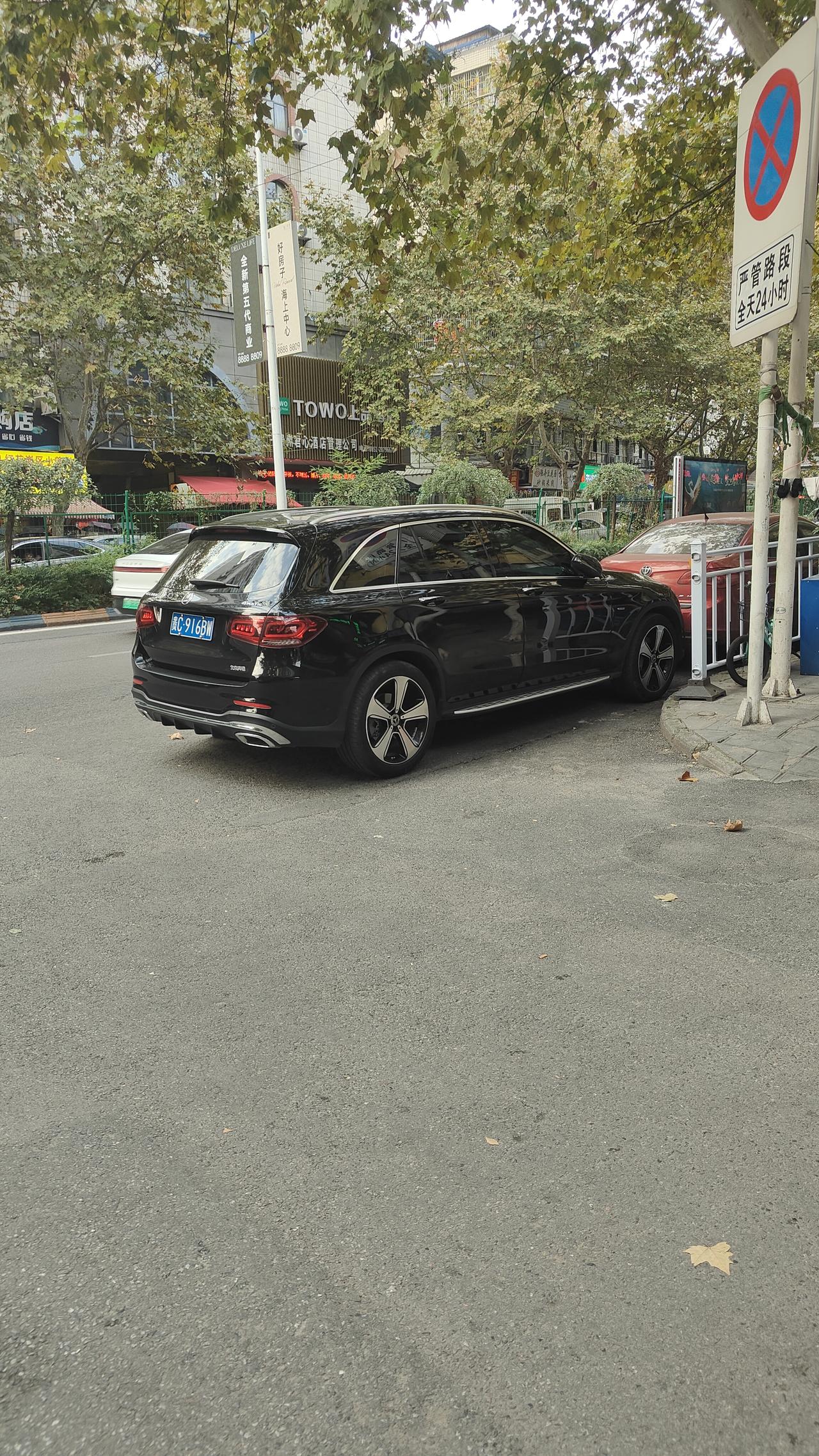 奔驰的SUV我只知道glc和gle还有奔驰大g别的款就不知道了