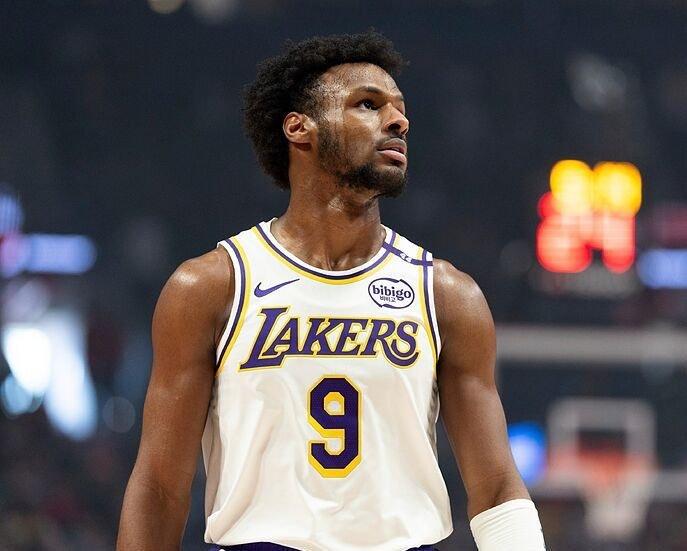 布朗尼赛季新高：9分！对阵老鹰这场球，布朗尼替补登场18分钟，6中4，3分2中