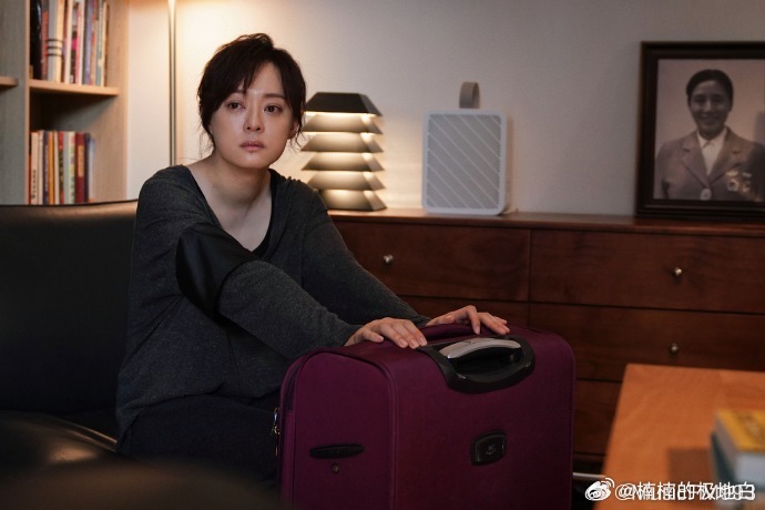 别再虐孙俪了从期待婚纱照到雨中送别母亲，颜聆的落差太戳心！孙俪把那种绝望演得淋