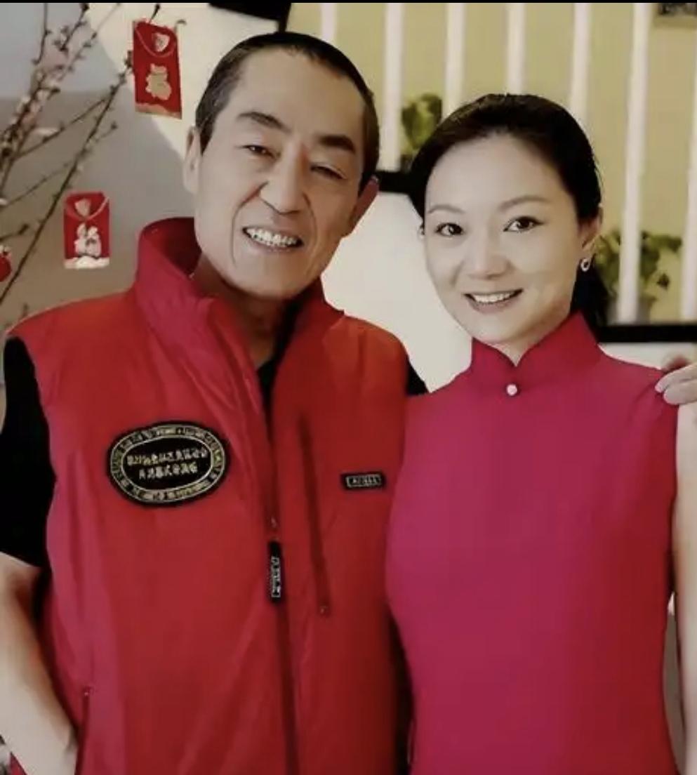 当年，19岁陈婷带着50岁张艺谋回无锡老家，陈妈妈一看张艺谋，很是惊讶：“