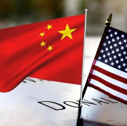 有德国网友说世界上有两个骗子国家，一个是美国，一个是中国。美国称自己是世界上最强