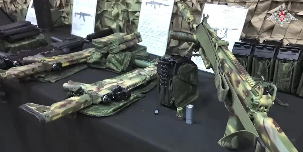 新投入到特别军事行动区的俄军轻武器。AK-12K、RPL-20和OTs-124