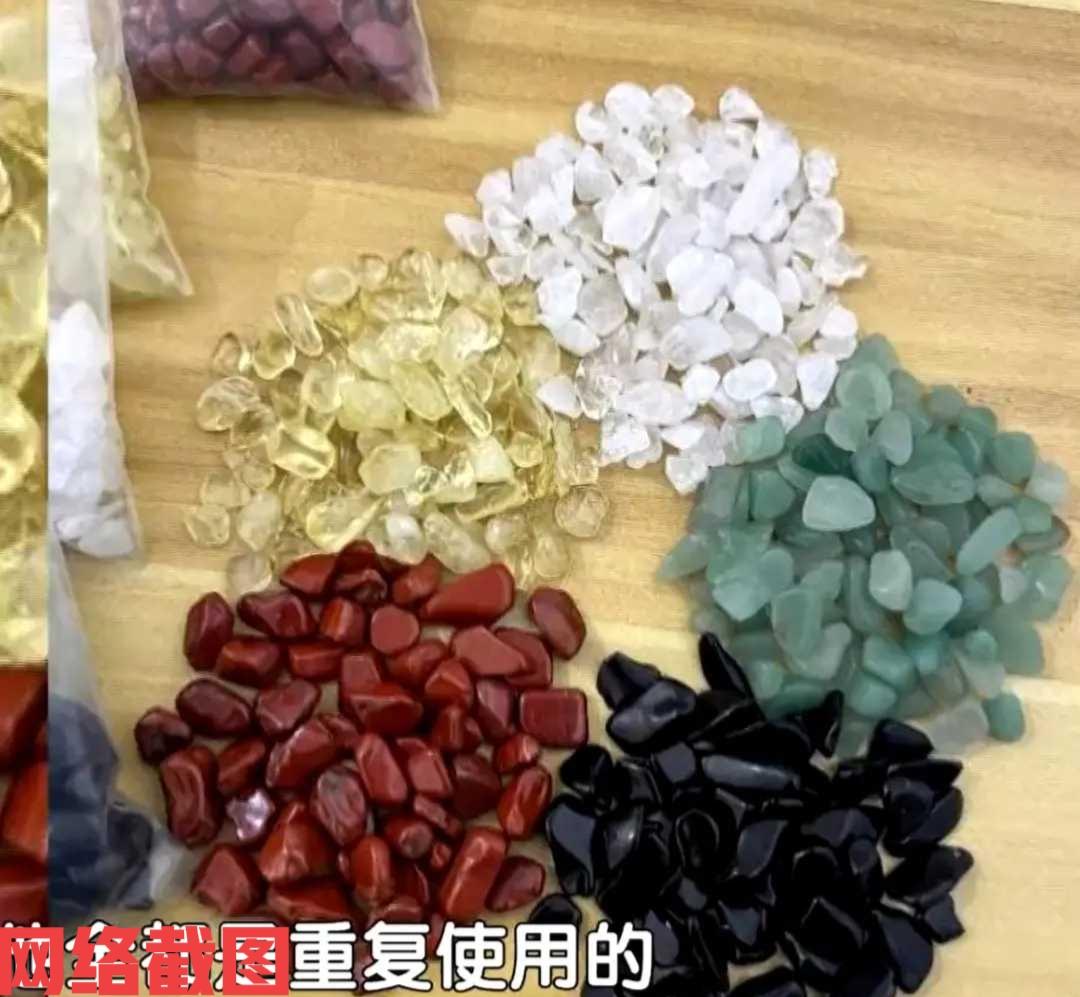 北京有女生和男友分手后女生难受了。女生在与男友分手后，感觉自己心情里像失去了