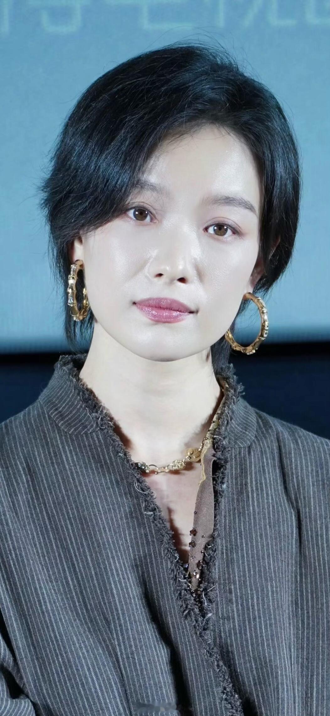 倪妮短发干净随性利落​​​