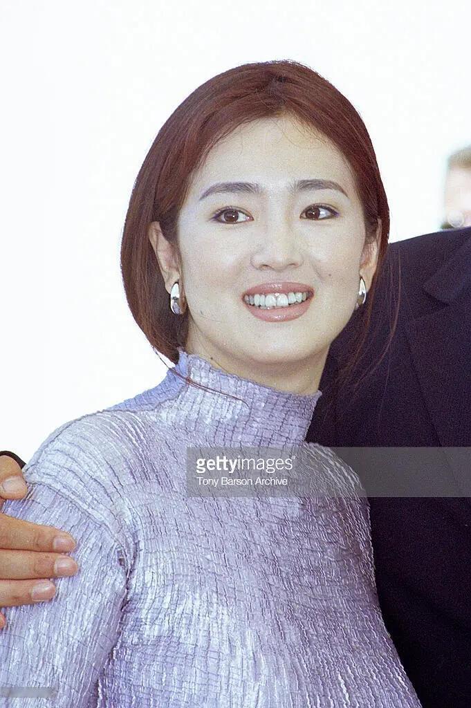 巩俐娱乐圈少见的地母型气质美女