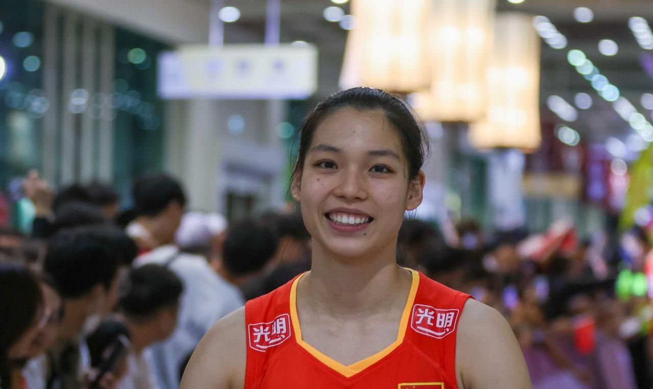中国女排世锦赛开门红的头号功臣就是庄宇珊，女排开局特别紧张，首发的李盈莹因伤没状